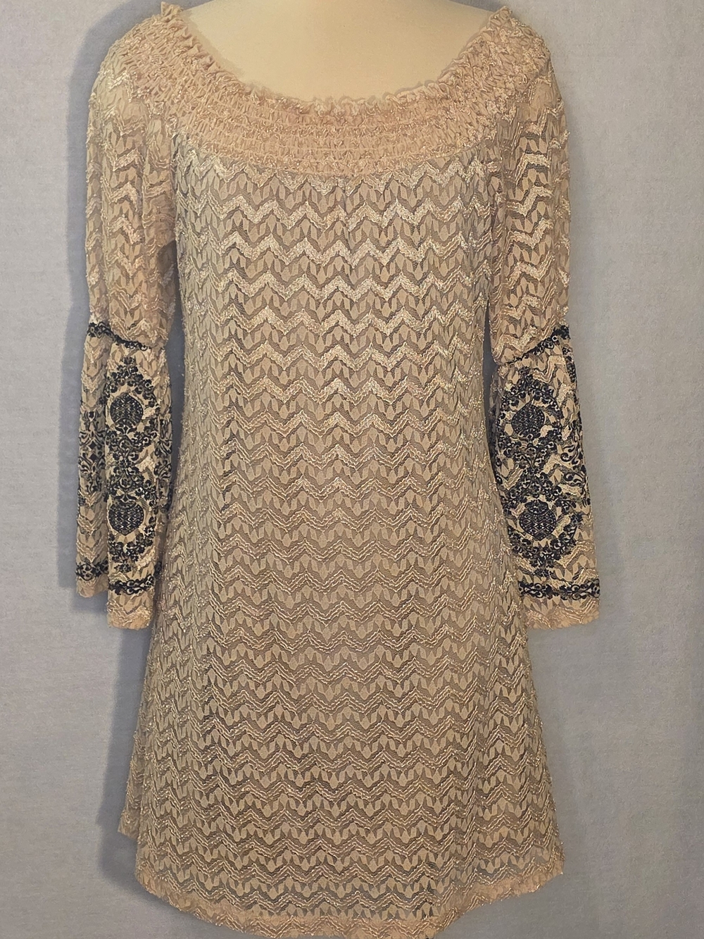 Boutique Boho,  Light Shimmer Rose Gold W Black Detail Lace Bell-Sleeve Dress B8
